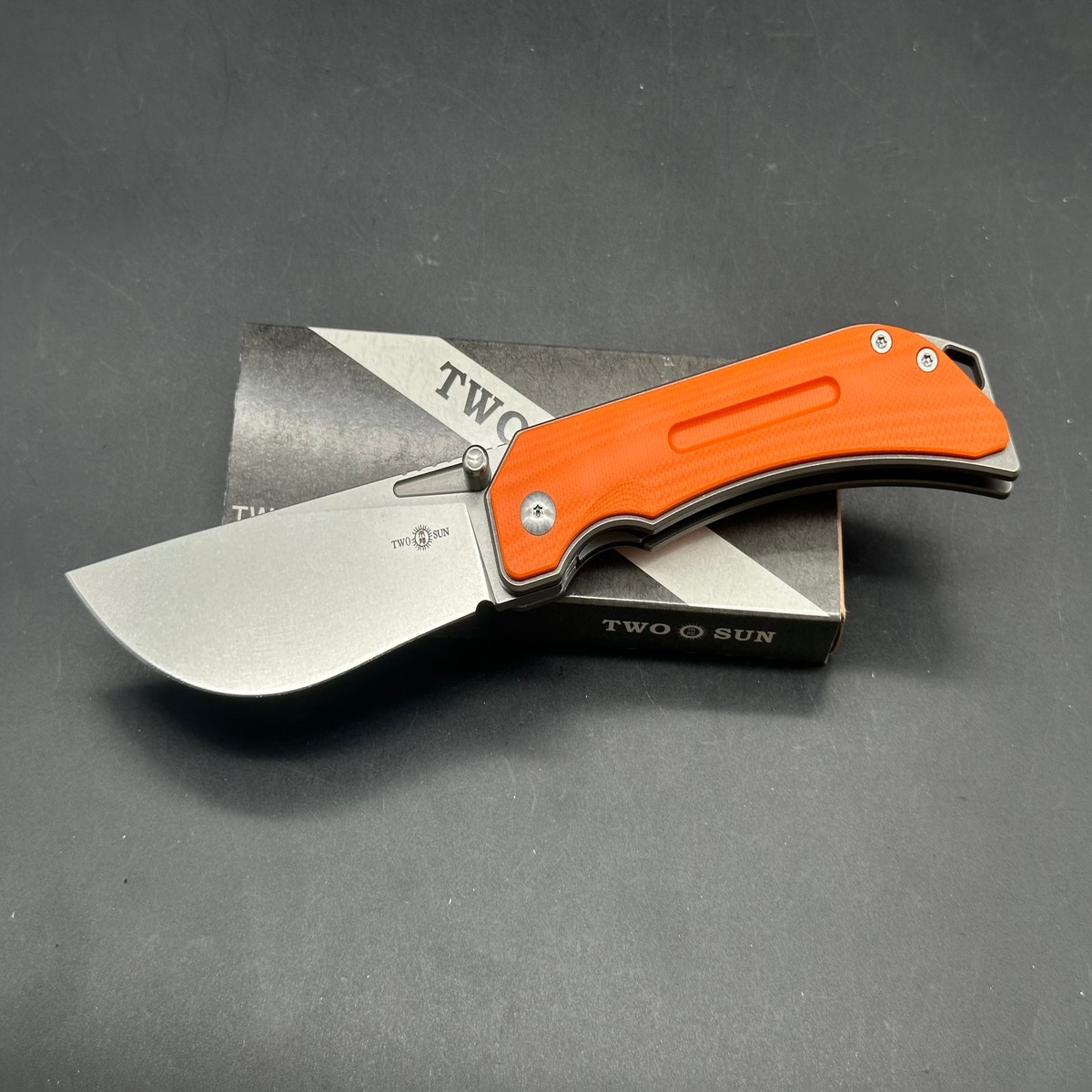 TwoSun TS472 Wong design liner lock titanium and orange G10 scales 14c28n blade