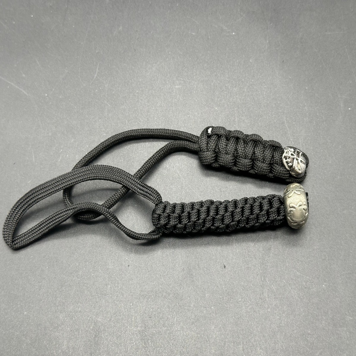 2 - paracord lanyards Spyderco bead skull bead